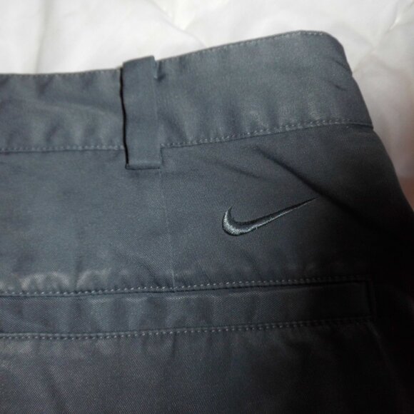 NIKE DRI FIT PERFORMANCE MENS GOLF SHORTS IN SZ 36 - Picture 5 of 9
